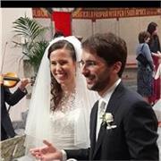 Diplomato alla scuola civica e al conservatorio offre lezioni di violino